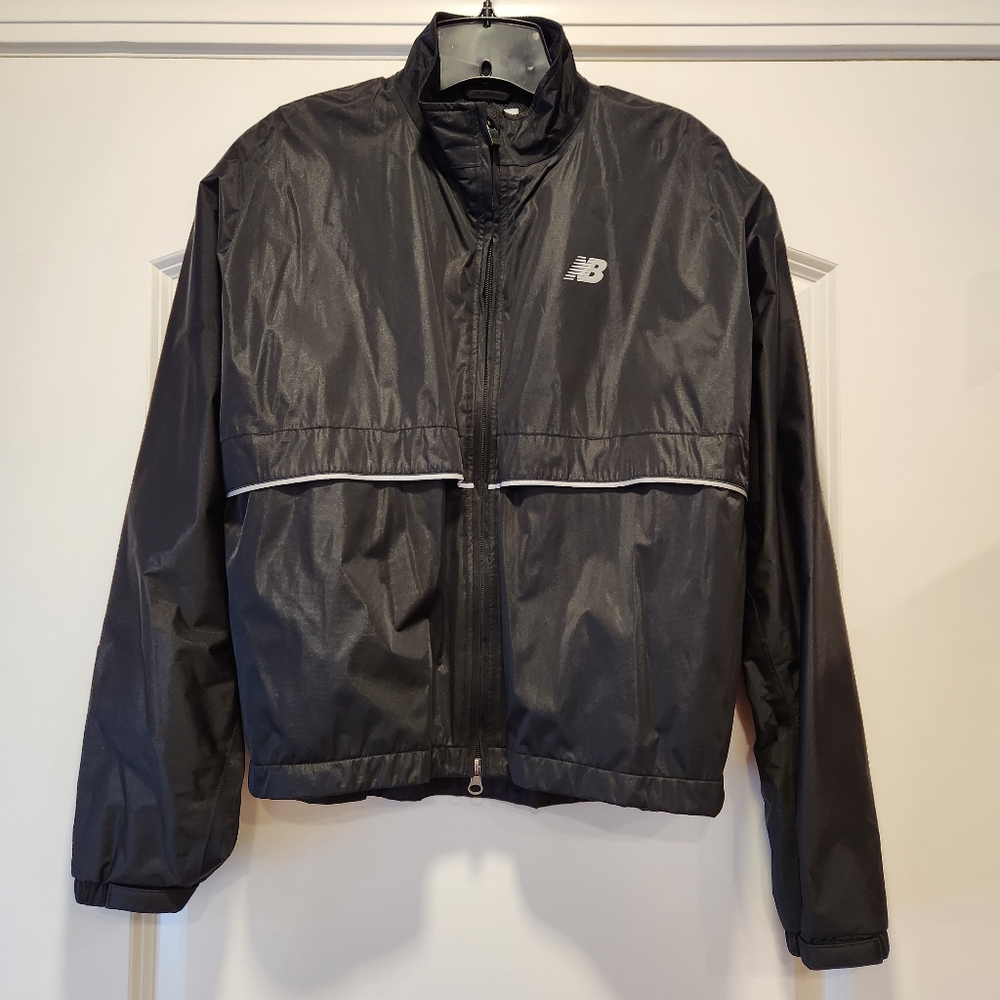 NEW BALANCE WOMEN'S BLACK WINDBREAKER JACKET SIZE LARGE